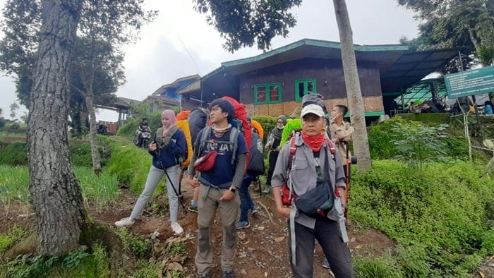 basecamp gunung gede pangrango