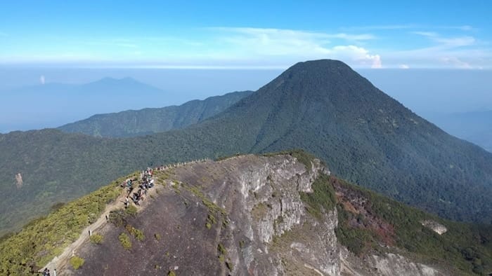 mengnal gunung gede dan sejarahnya
