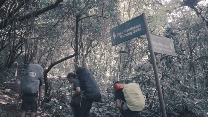 pendakian gunung gede via selabintana