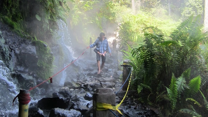 perbedaan jalur Putri dan jalur Cibodas