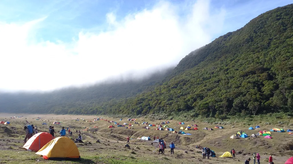 alun-alun suryakencana objek wisata gunung gede